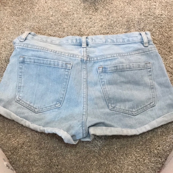 Hi Rise jean shorts - Picture 2 of 5